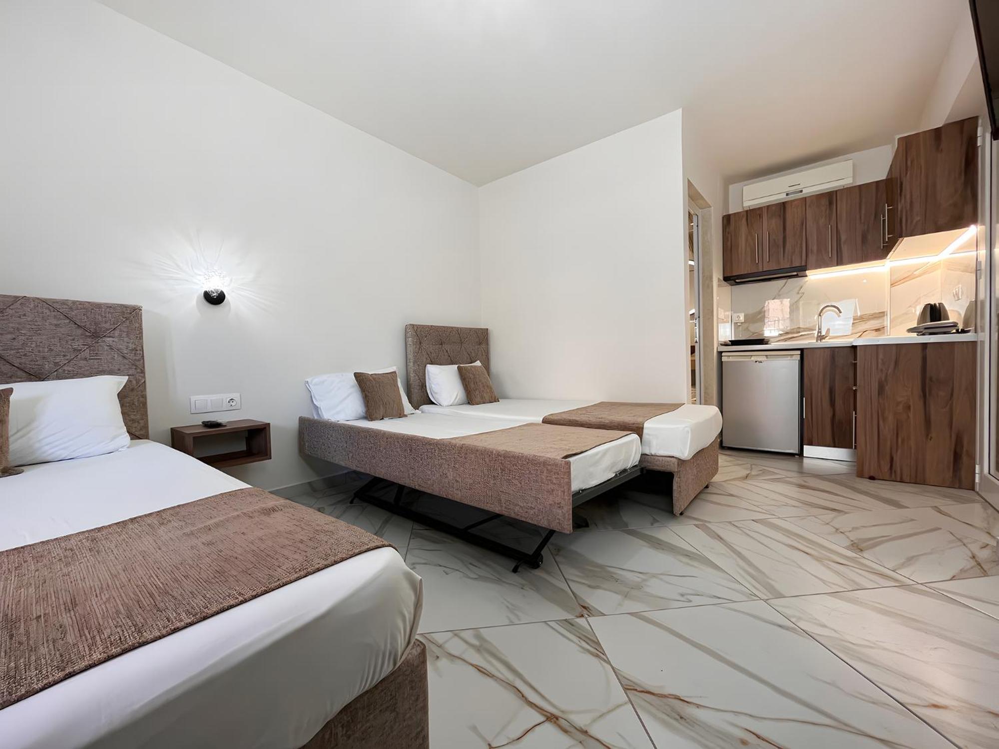 George Giov Apartment Sarti