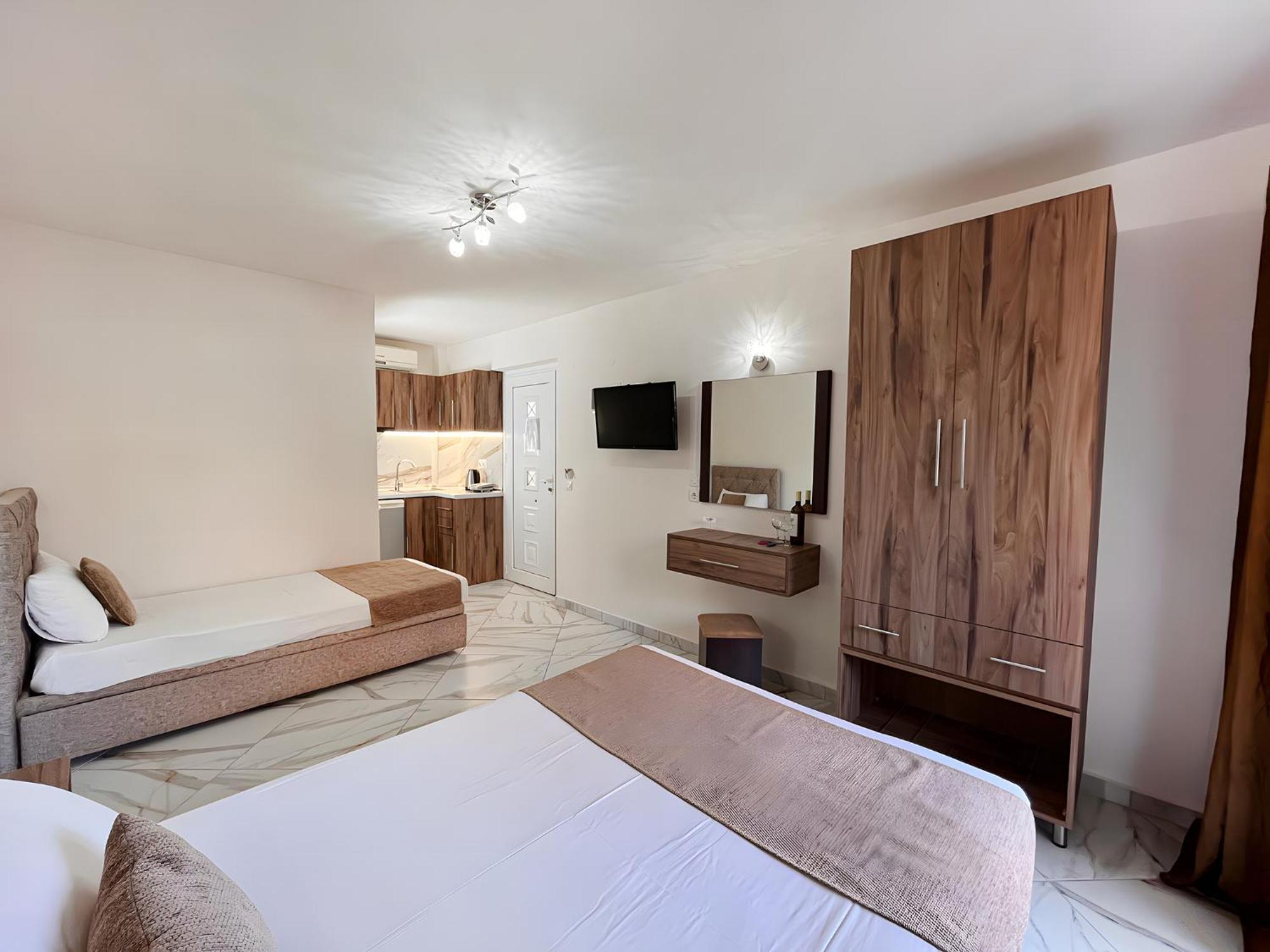 George Giov Apartment Sarti